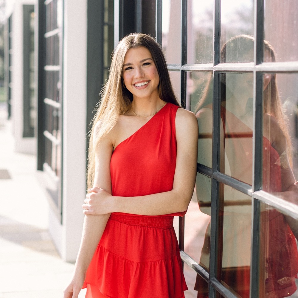 Meet your Posher, Olivia